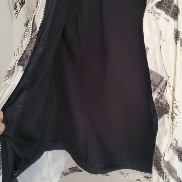 Columbia Bugaboo Ski Coat with Zip Out Liner - Picture 7 of 15